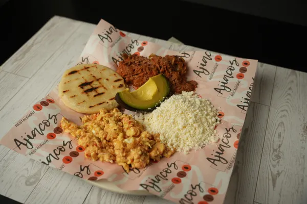 Desayuno at Ajiacos Restaurant