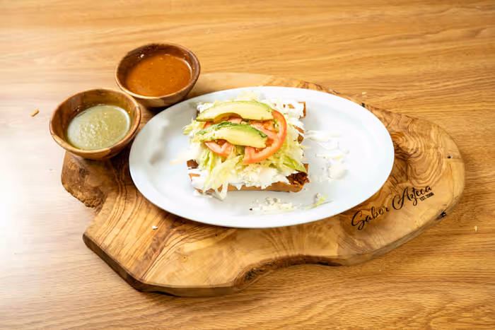 Tostada de tinga de Pollo