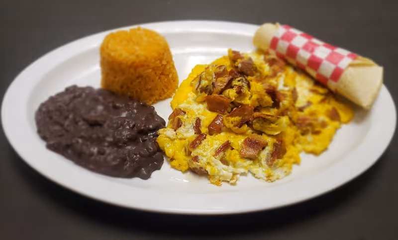 DESAYUNO / BREAKFAST