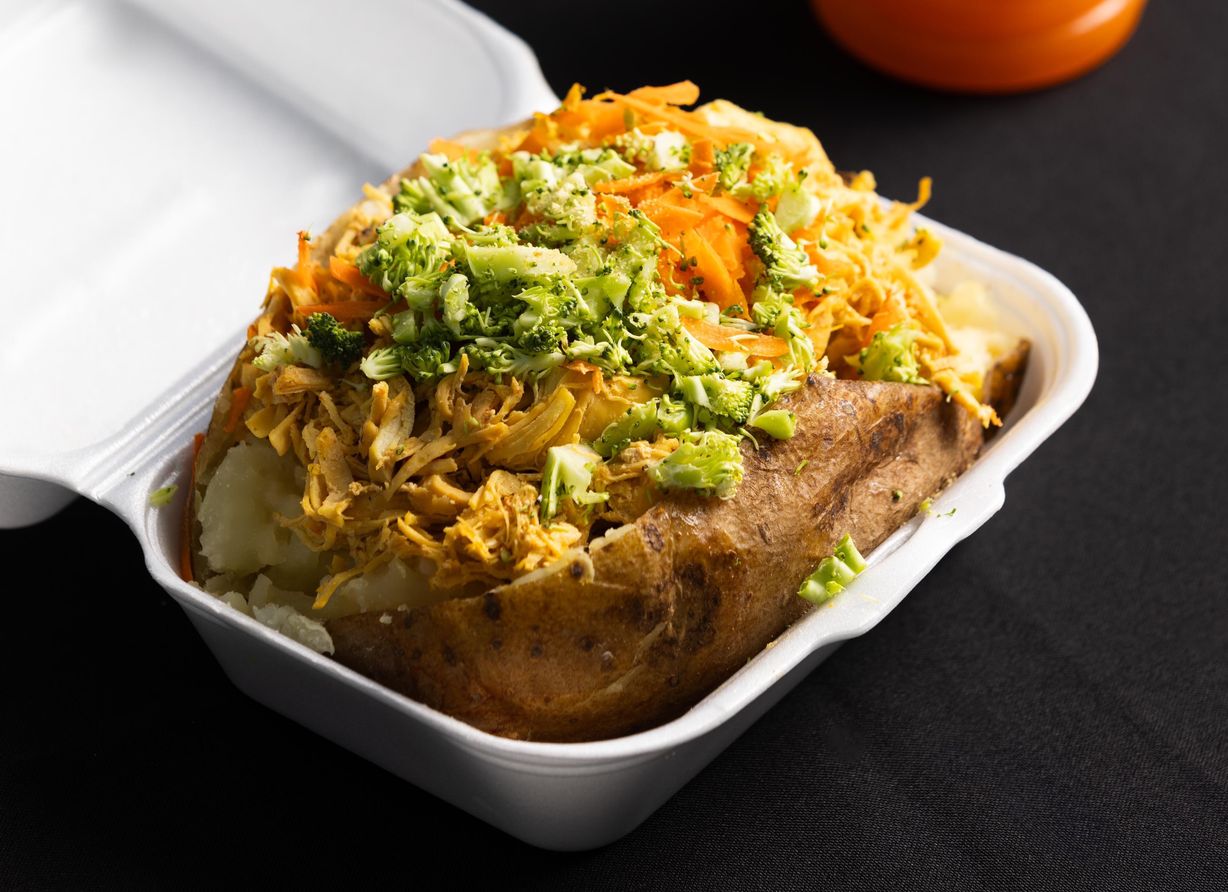 ⭐️ Papa con Pollo (La más vendida) at PapasWayne FoodTruck in Salinas, PR 00751 | YourMenu® Online Ordering