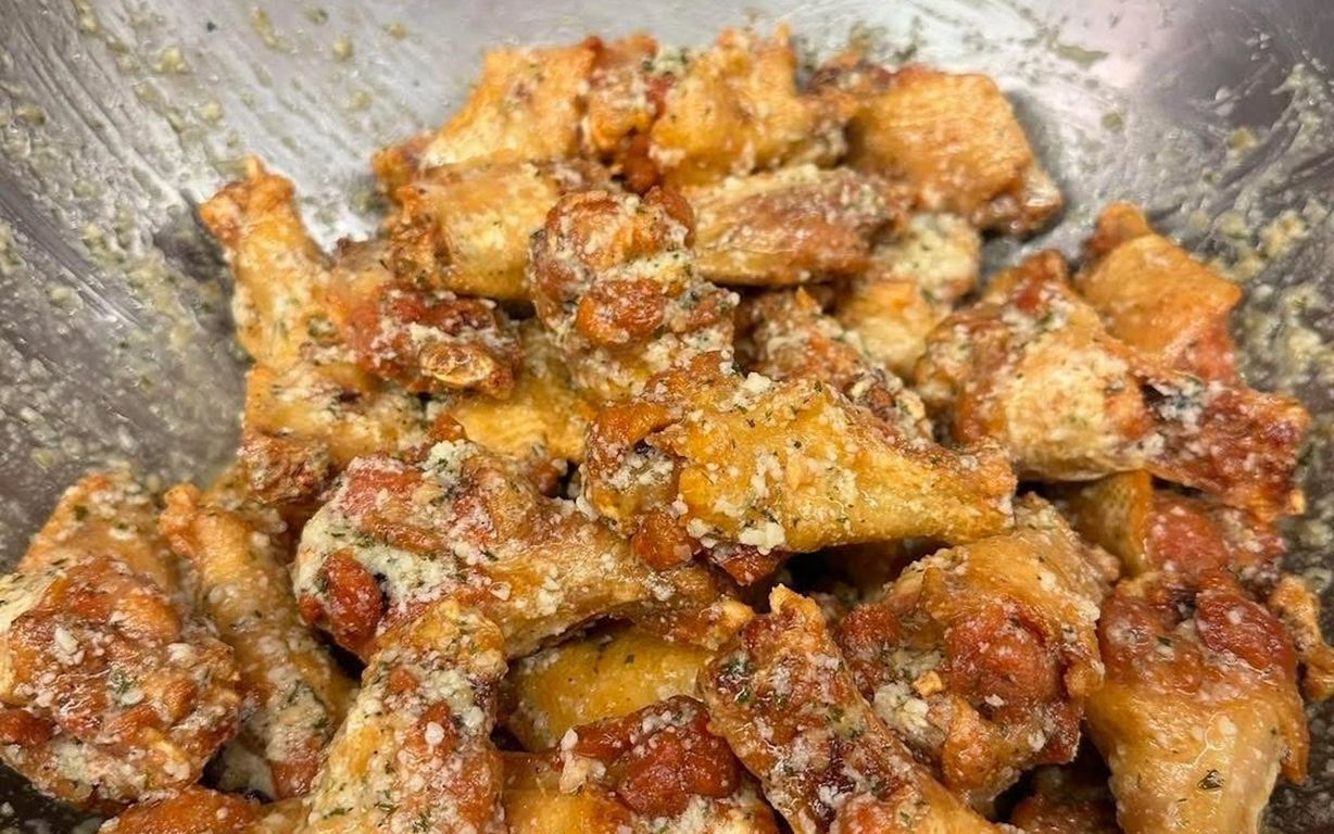 Bucket (50 Wings) at Deniro`s Pizzeria in Depew, NY 14043 | YourMenu® Online Ordering