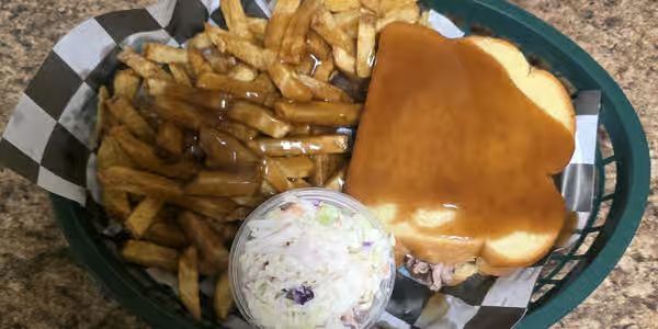 Hot Roast Beef W/ Gravy Basket at Shicky's Wings N' Things in Mount Carmel, PA 17851 | YourMenu® Online Ordering