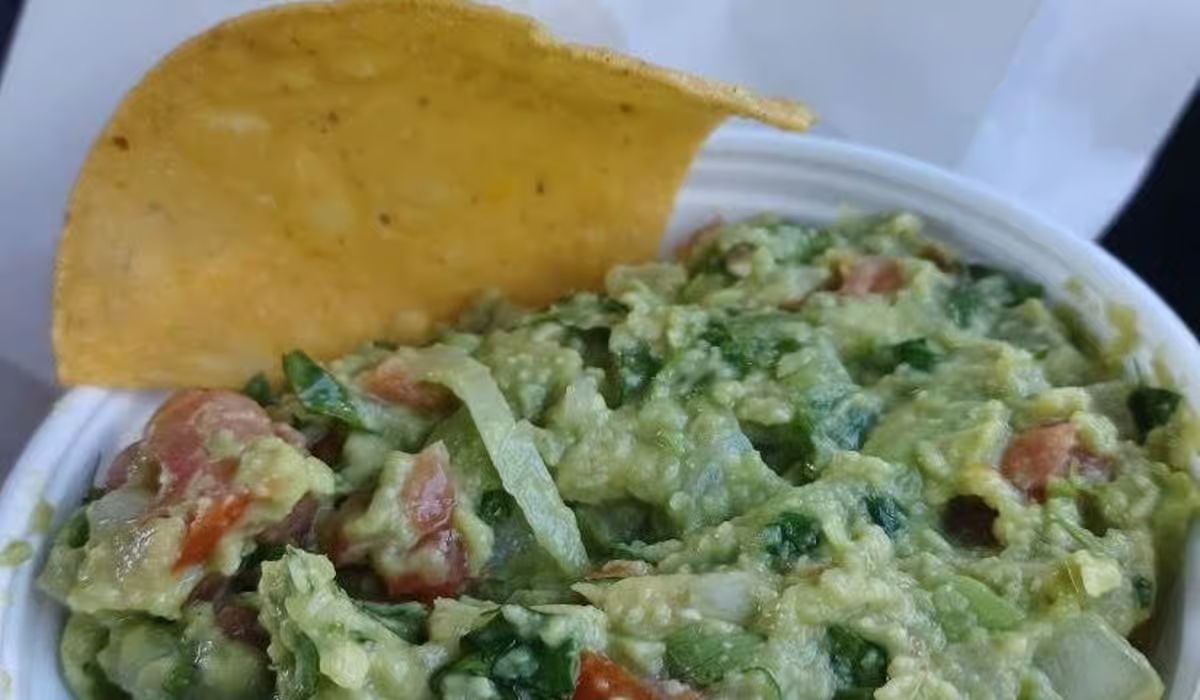 Guacamole at Restaurante Las Chonitas in Oakland Park, FL 33309 | YourMenu® Online Ordering