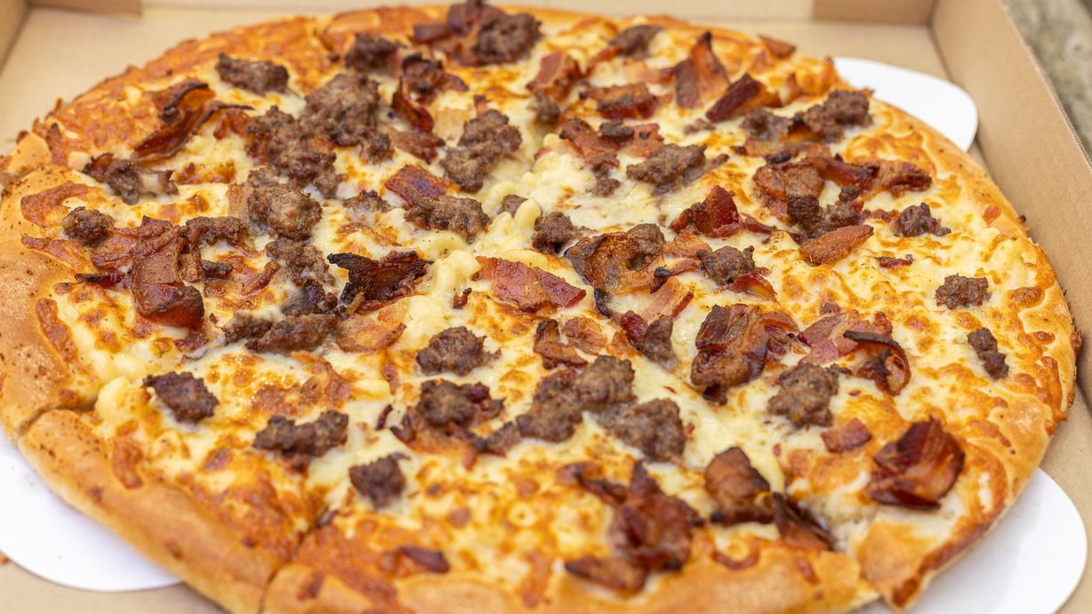 LG- Bacon Mac Pizza at Arundel House of Pizza in Arundel, ME 04046 | YourMenu® Online Ordering