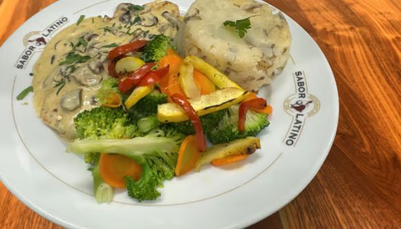 POLLO CON CHAMPINONES at Sabor Latino Restaurant | Boynton Beach in Boynton Beach, FL 33426 | YourMenu® Online Ordering