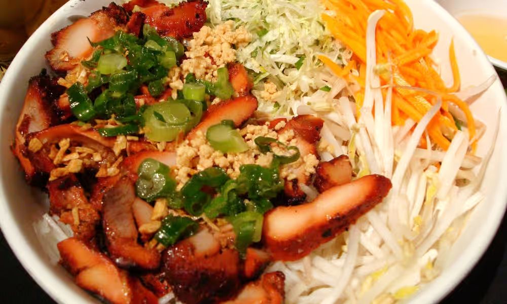 B3 Bun Ga Nuong Chanh - Vermicelli Noodles with Grilled Lemon Chicken at Pho An Loi in FREDERICK, MD 21702 | YourMenu® Online Ordering
