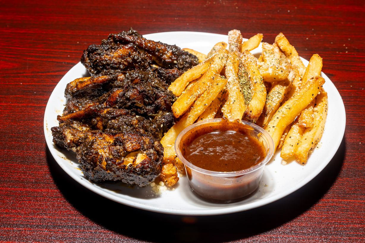 Jerk Wings  / Alitas Jerk at Andrew's Restaurant in Suitland, MD 20746 | YourMenu® Online Ordering