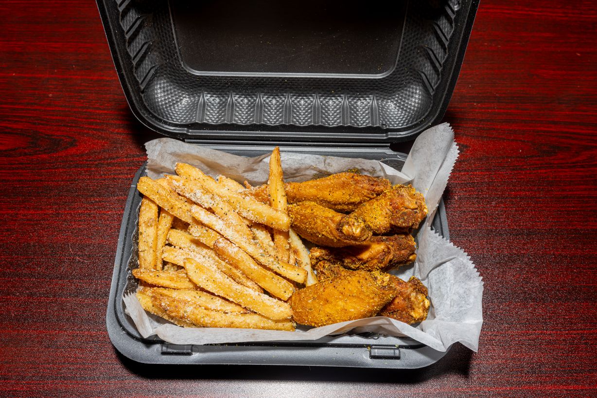 Lemon Pepper Wings /  Alitas de Limón y Pimienta at Andrew's Restaurant in Suitland, MD 20746 | YourMenu® Online Ordering