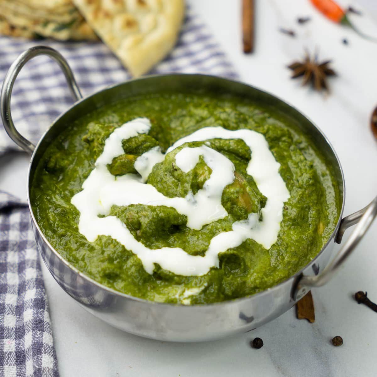 Chicken Saag / Spinach at Olives Pizza & Grill Indian Cuisine in GAINESVILLE, VA 20155 | YourMenu® Online Ordering