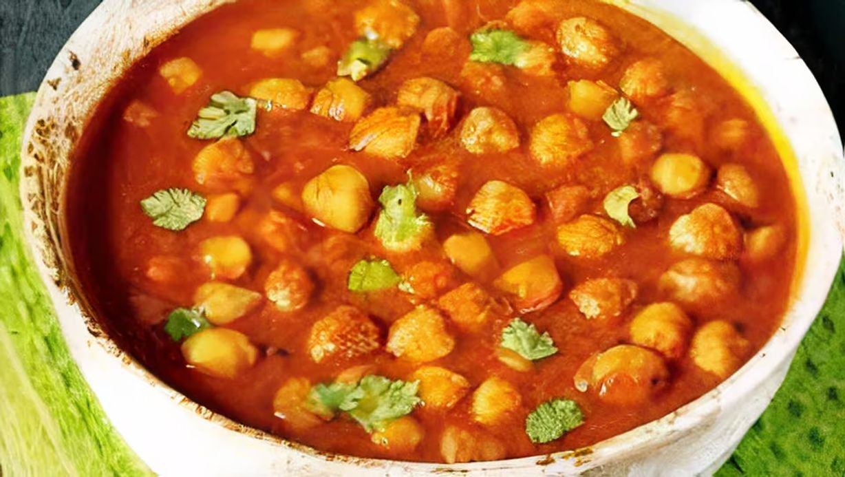Chana Masala at Everest Restaurant and Bar in Manchester, NH 03101 | YourMenu® Online Ordering