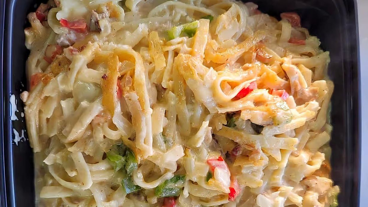Pasta Alfredo at PAUL'S UNIQUE GOURMET in MIAMI, FL 33168 | YourMenu® Online Ordering