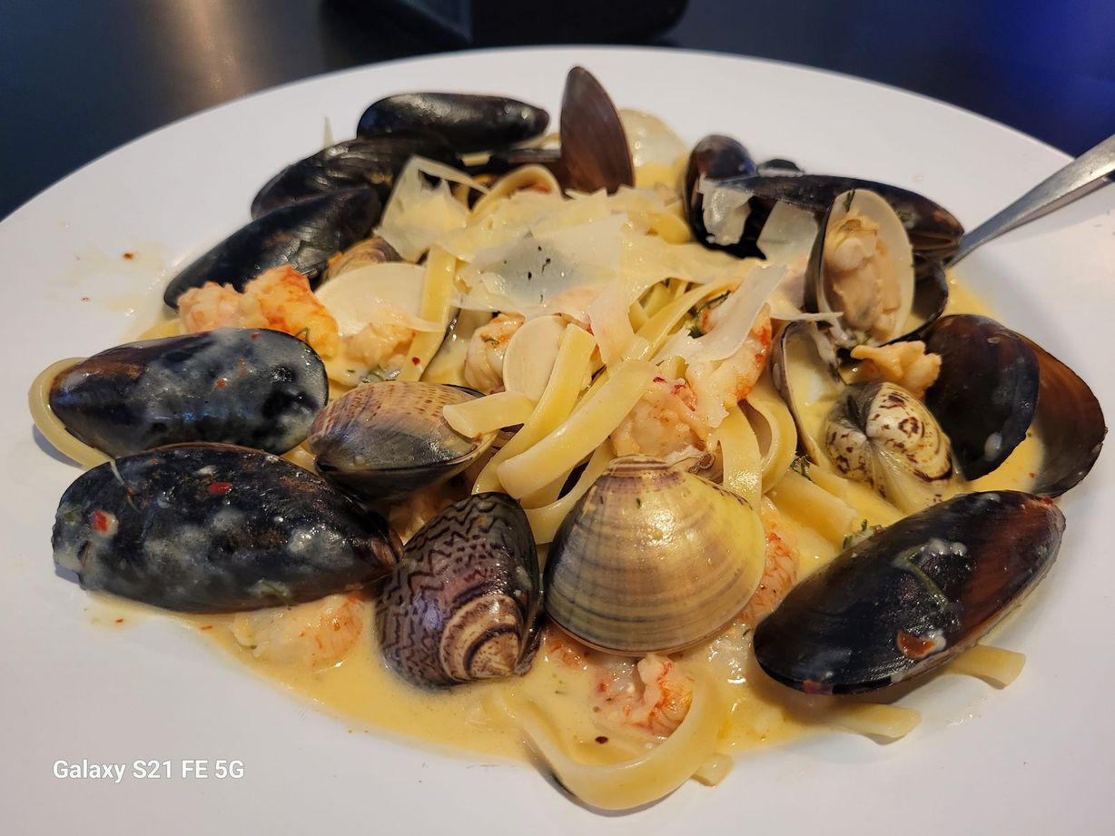 Mussels at Lock 5 Tavern in Freeport, PA 16229 | YourMenu® Online Ordering