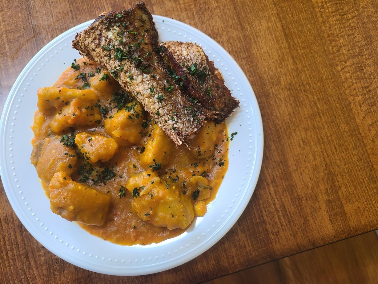 Porridge yam w/ meat & 1 side at Jodeem African Cuisine in Greenbelt, MD 20770 | YourMenu® Online Ordering
