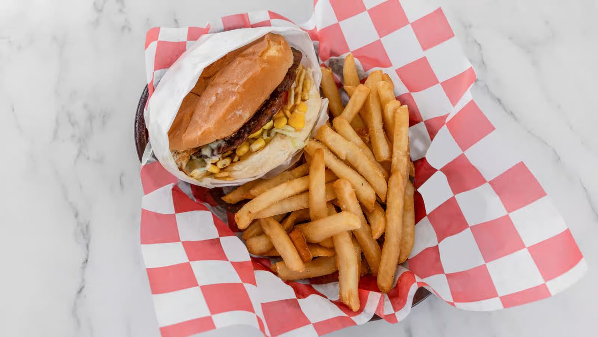 Hamburguesa De Carne at Botalon Grill Brandon in Brandon, FL 33510 | YourMenu® Online Ordering