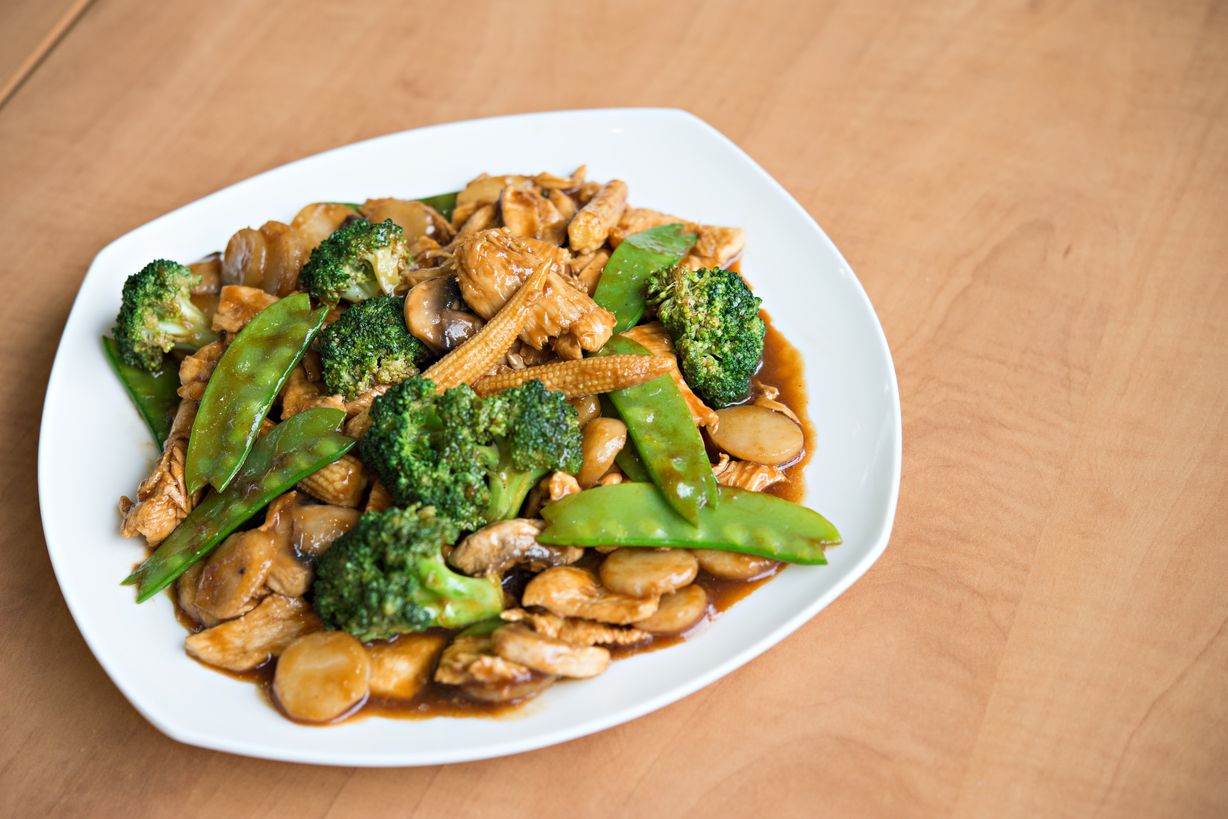 C17. Chicken With Mixed Vegetable at PEKING EXPRESS OF VIENNA in VIENNA, VA 22180 | YourMenu® Online Ordering