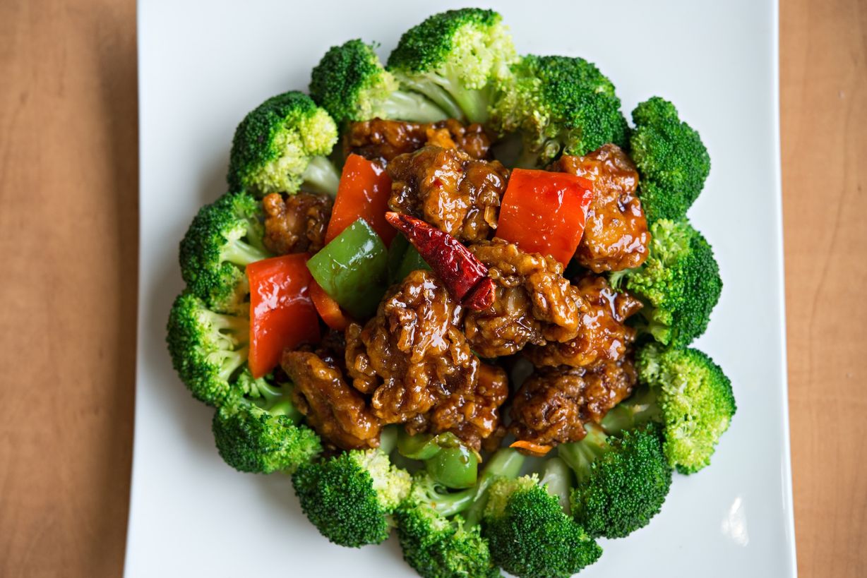 O1. General Tso's Chicken (Hot & Spicy) at PEKING EXPRESS OF VIENNA in VIENNA, VA 22180 | YourMenu® Online Ordering