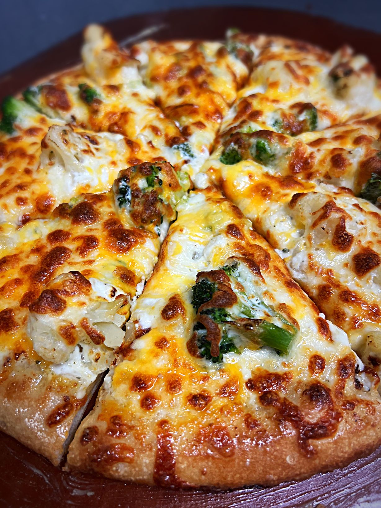 8 Cut Round Medium Specialty Pizza at HANDLEBAR CAFE in BUTLER, PA 160027724 | YourMenu® Online Ordering
