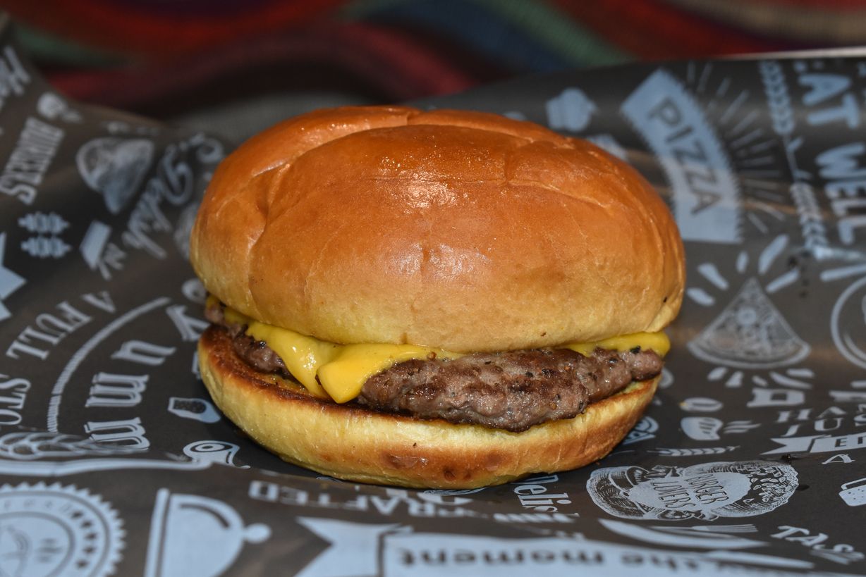 Cheeseburger at Old School Cofé in Vinton, OH 45686 | YourMenu® Online Ordering