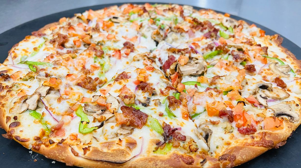 Lg Chicken Supreme at Moxee Pizza  in Moxee, WA 98936 | YourMenu® Online Ordering