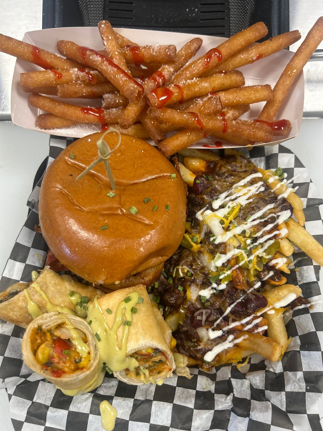 Munchie Pack at STREET EATZ EXPRESS (RAILROAD SQ) in TALLAHASSEE, FL 32310 | YourMenu® Online Ordering