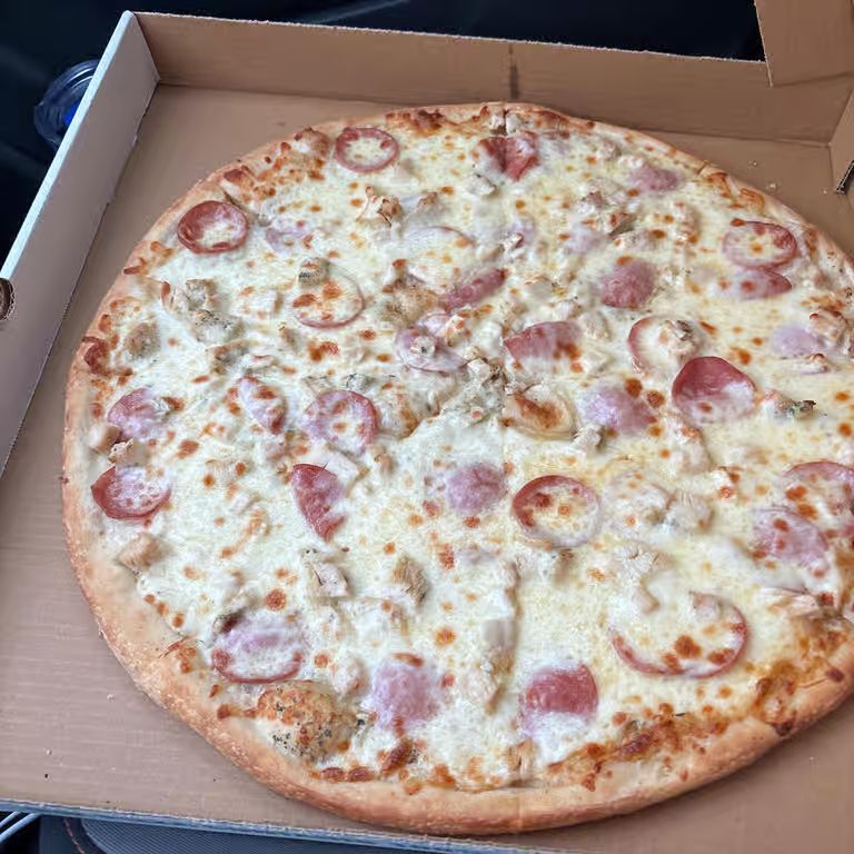 Chicken Alfredo Pizza at Joe's Italian Restaurant - Clinton in Clinton, MO 64735 | YourMenu® Online Ordering