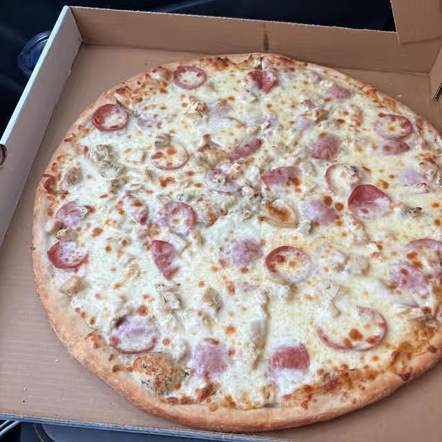 Chicken Alfredo Pizza at Joe’s Italian Restaurant (Farmington) in Farmington, NM 87401 | YourMenu® Online Ordering