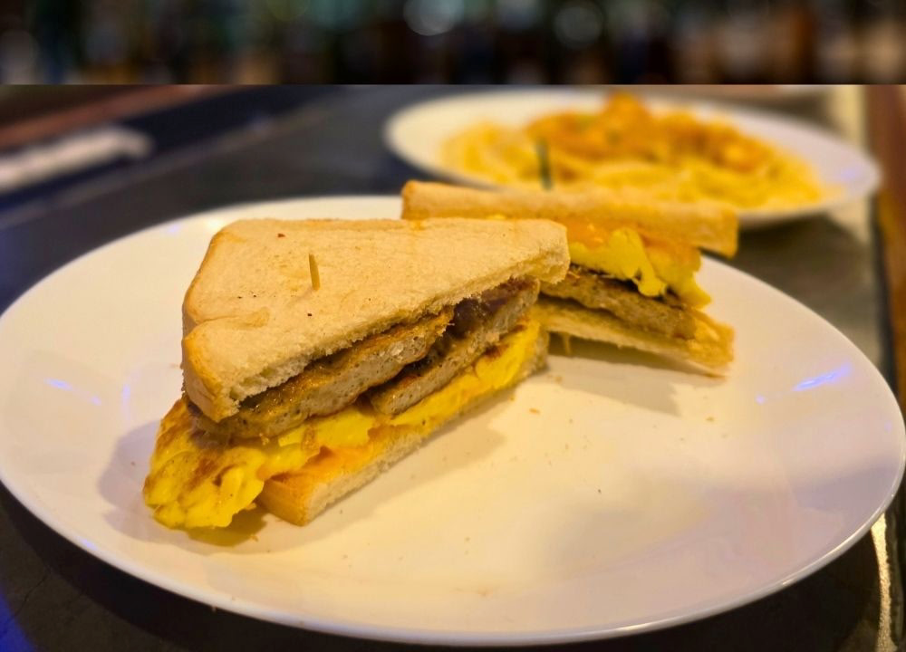 Breakfast Sandwich / Sándwich de desayuno at Andrew's Restaurant in Suitland, MD 20746 | YourMenu® Online Ordering