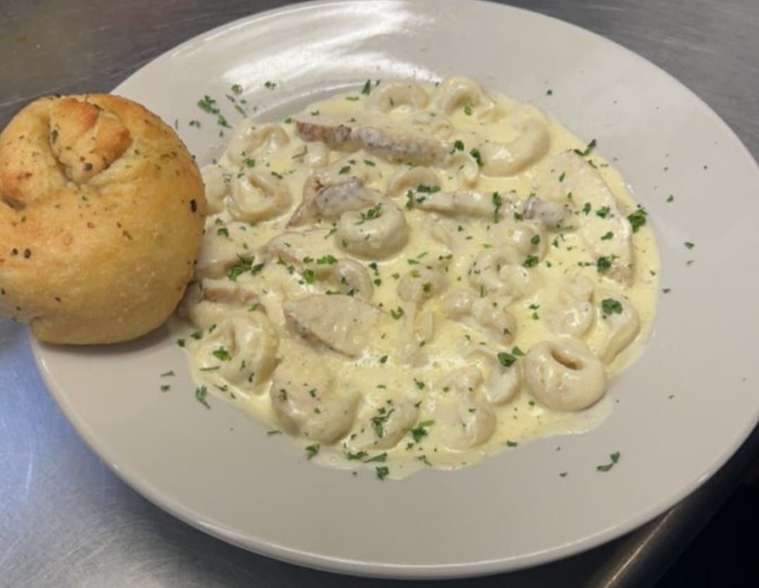 Alfredo Tortellini Chicken Or Shrimp at JERSEY HUSTLE GATLINBURG in Gatlinburg, TN 37738-5656 | YourMenu Online Ordering