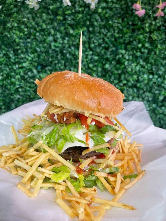 hamburguesa Especial Con Papas at Dager's Restaurant in Hialeah, FL 33012 | YourMenu Online Ordering hamburguesa Especial Con Papas at Dager's Restaurant in Hialeah, FL 33012 | YourMenu Online Ordering
