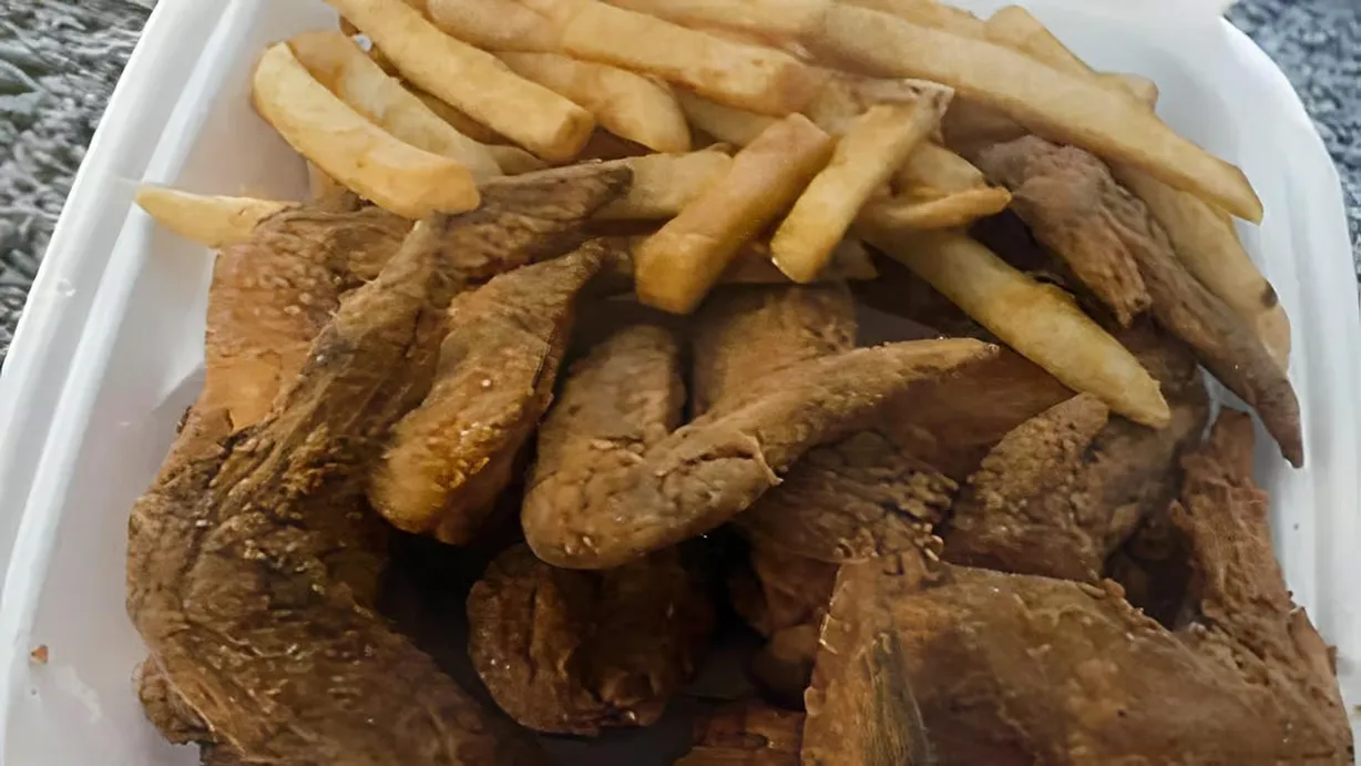 10 Whole Chicken Wings Dinner at Bobby's Fish and Chicken in Cincinnati, OH 45211 | YourMenu Online Ordering