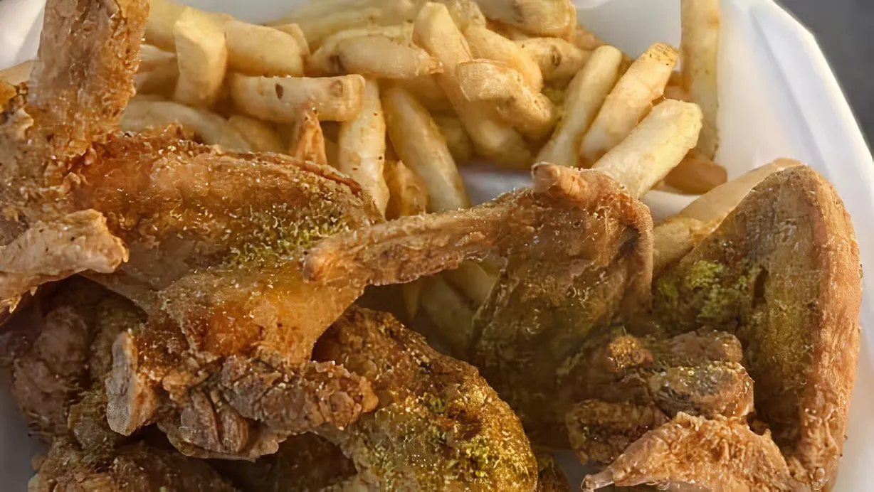 6 Whole Chicken Wings Dinner at Bobby's Fish and Chicken in Cincinnati, OH 45211 | YourMenu Online Ordering