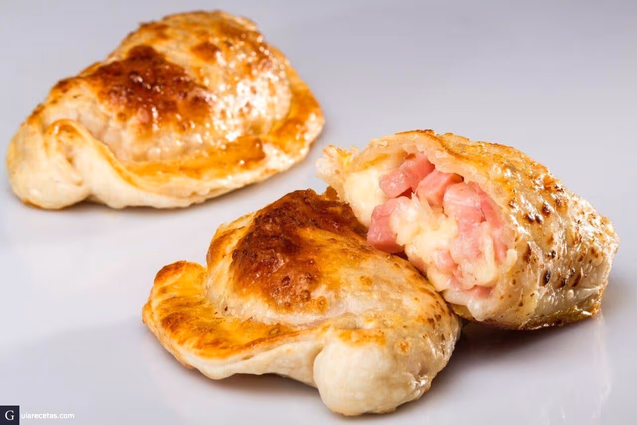 Empanada de Jamón y Queso at ARGENTINO GOURMET in Miami, FL 33166 Empanada de Jamón y Queso at ARGENTINO GOURMET in Miami, FL 33166