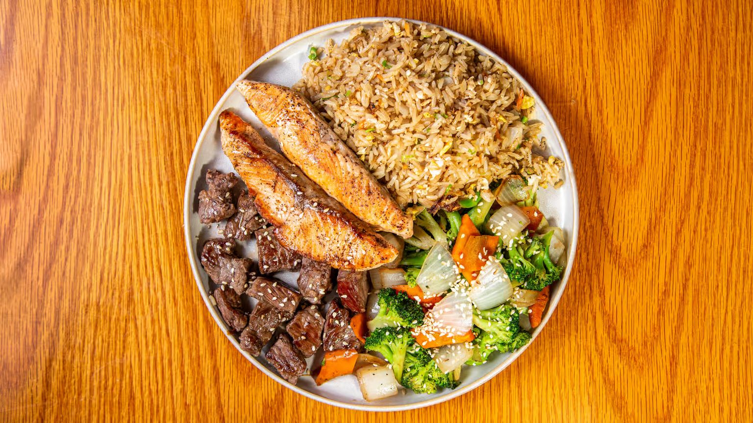 Steak and Chicken at Los Primos Restaurant in Hagerstown, MD 21742