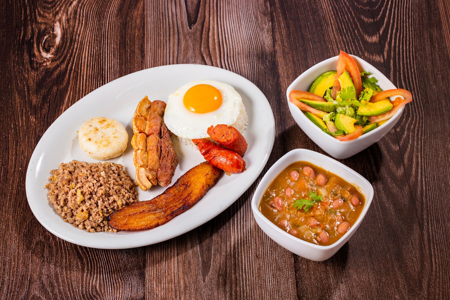 Desayunos / Breakfasts at El Bochinche Restaurant in Ft. Lauderdale, FL 33319